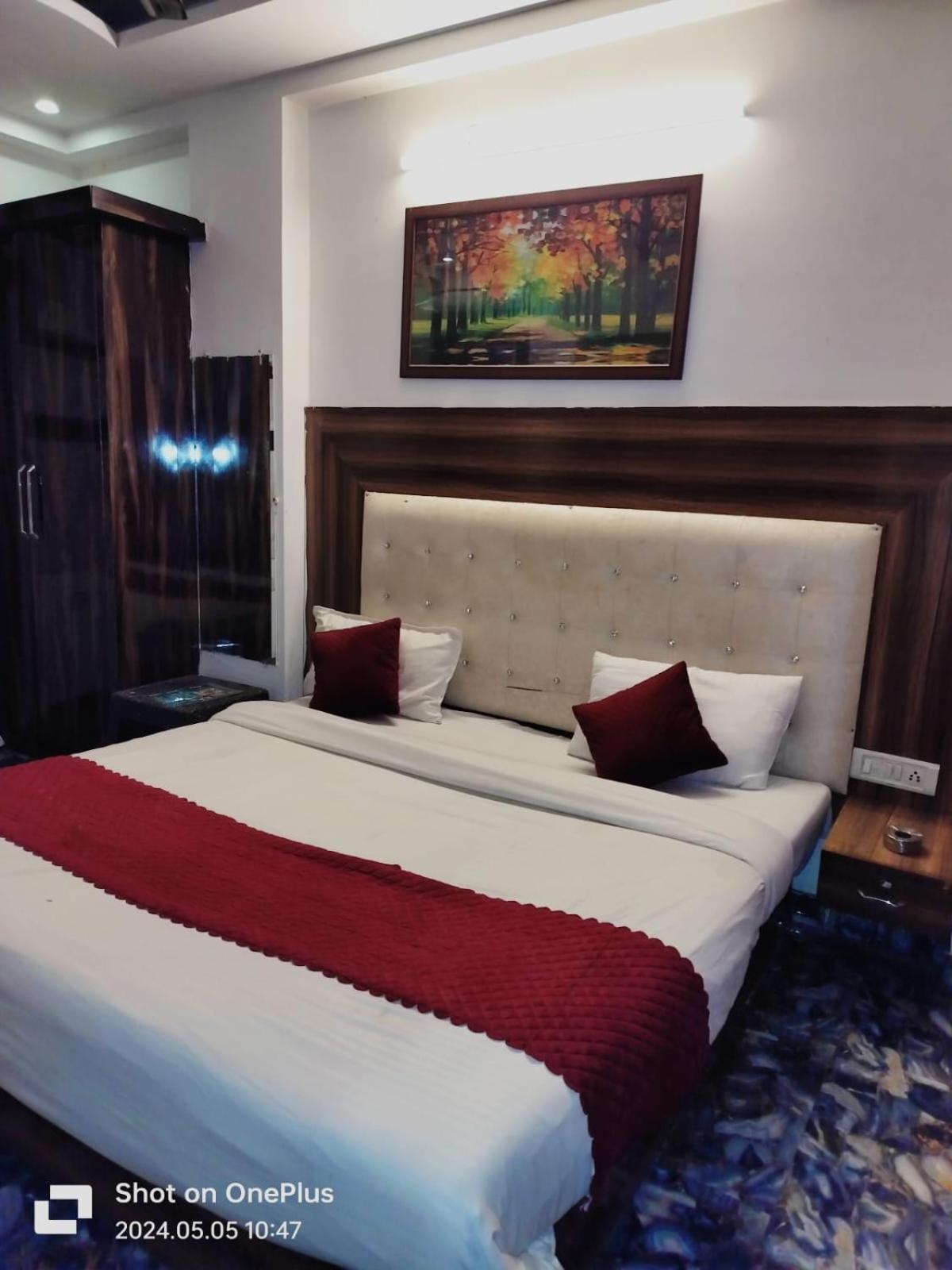 Hotel Janvi Palace Dillí Exteriér fotografie